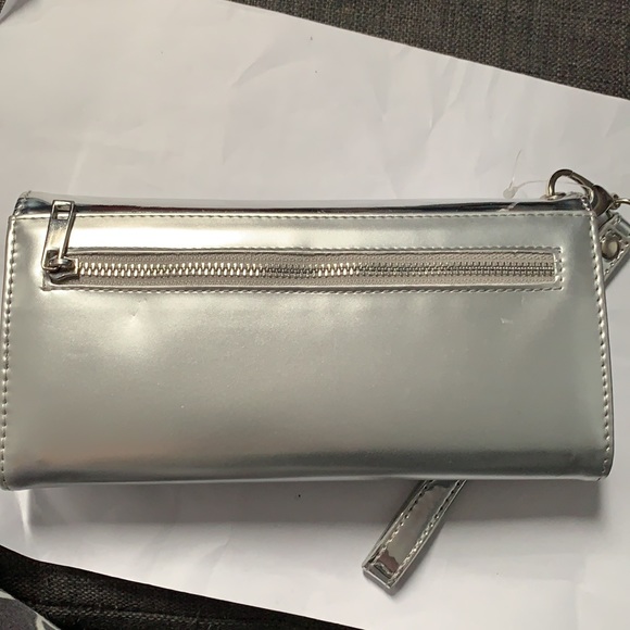 Disney Mickey Mouse wallet/wristlet BNWT - Picture 5 of 5